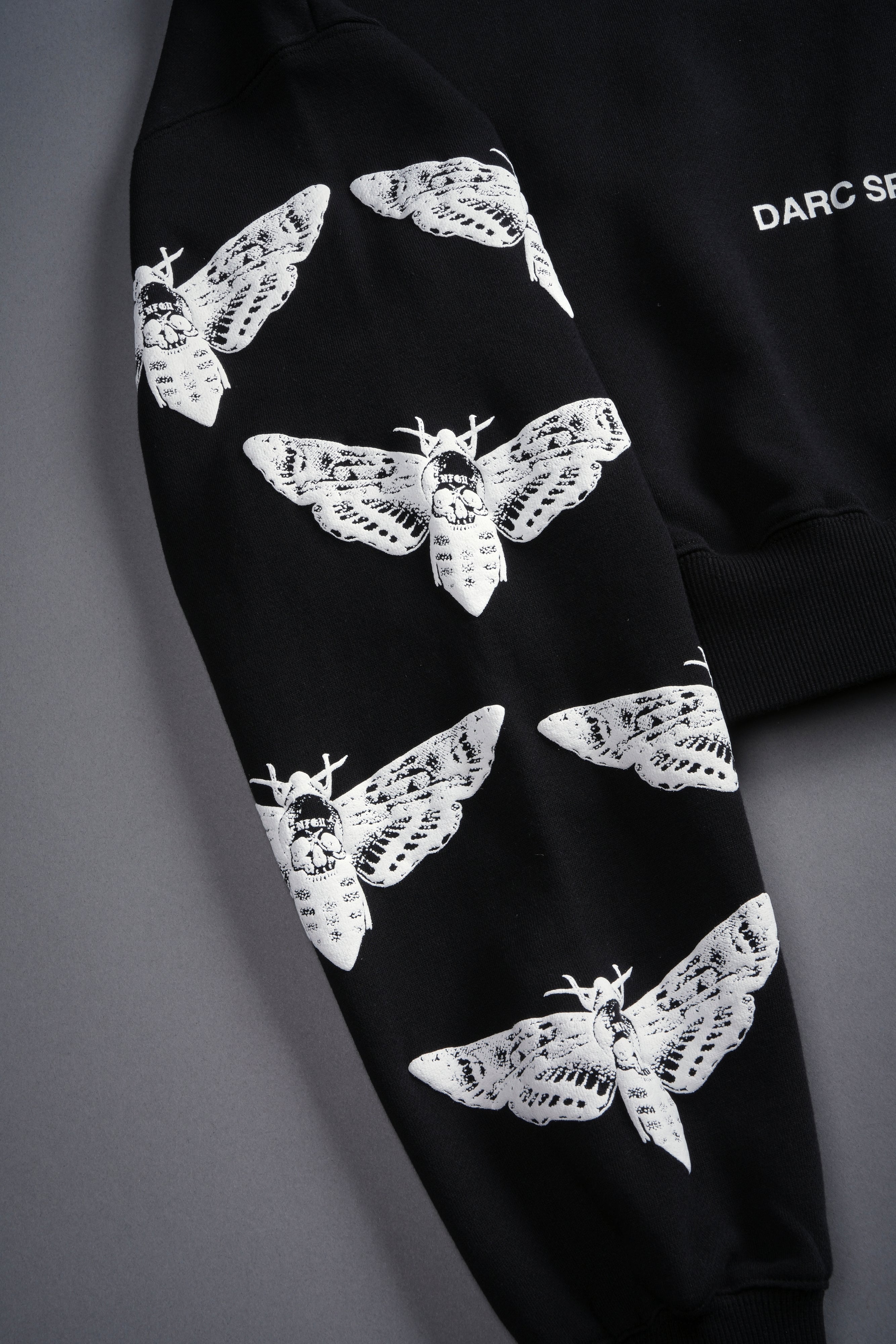 Reborn Ava Crewneck in Black – DarcSport
