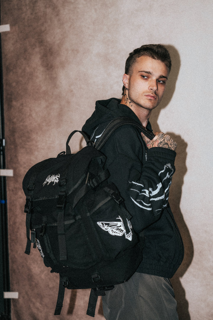 Wolves Hesh Traveler Backpack in Black