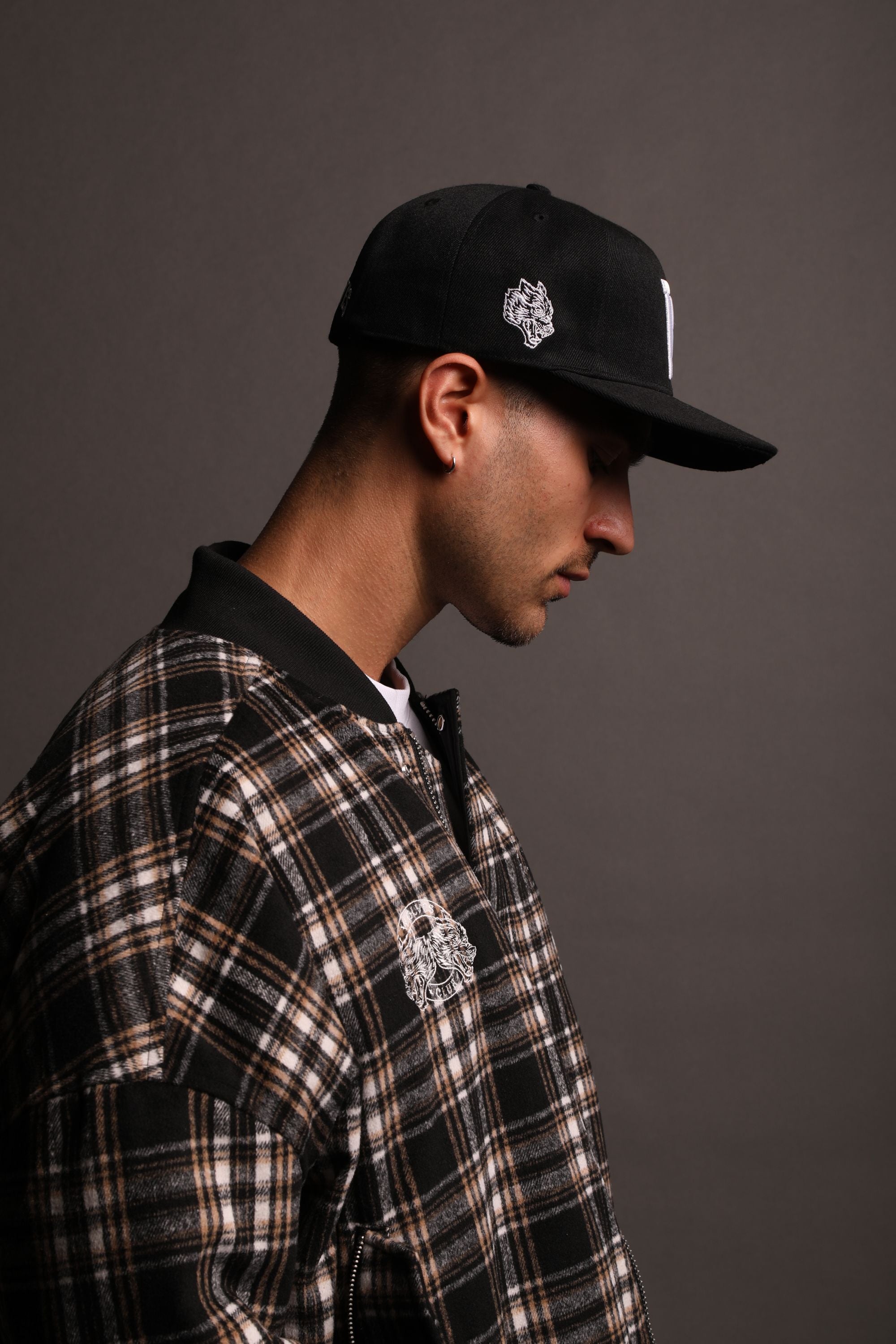 "W" Loyalty Fitted Hat in Black