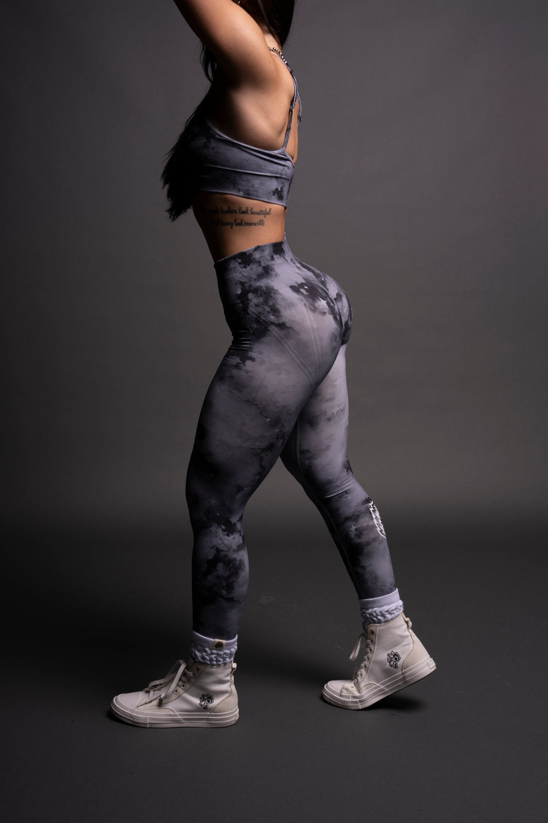 Hesh "Everson Seamless" Huxley Scrunch Leggings in Nirvana Gray Starry Clouds