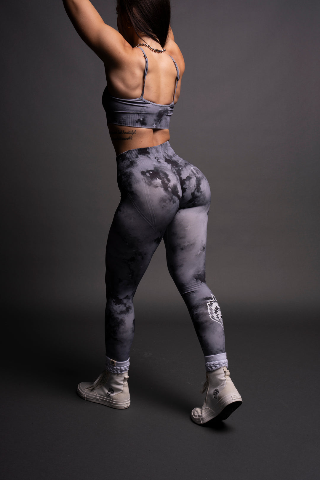 Hesh "Everson Seamless" Huxley Scrunch Leggings in Nirvana Gray Starry Clouds