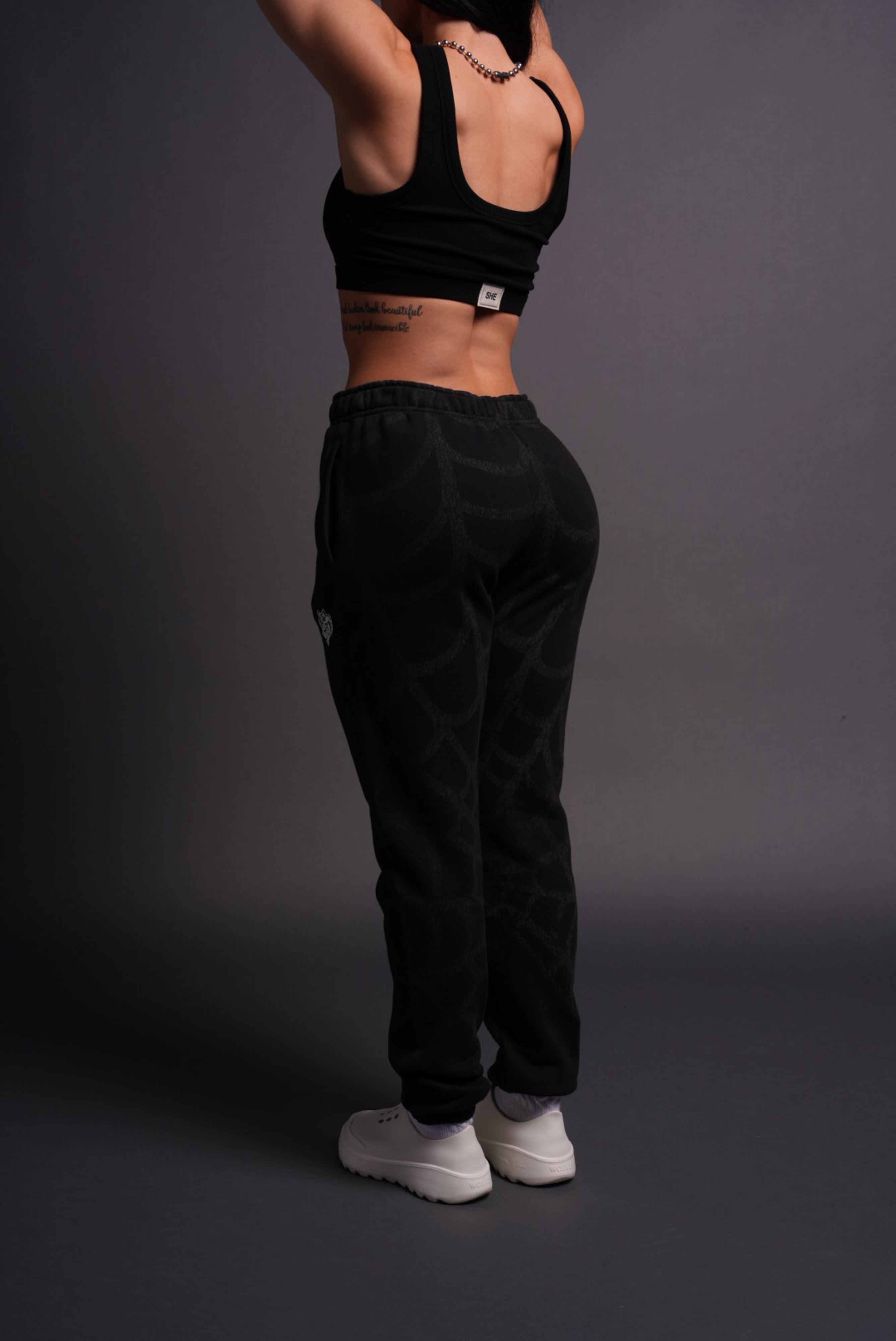 Symbiote Web She Post Longe Sweats in Black