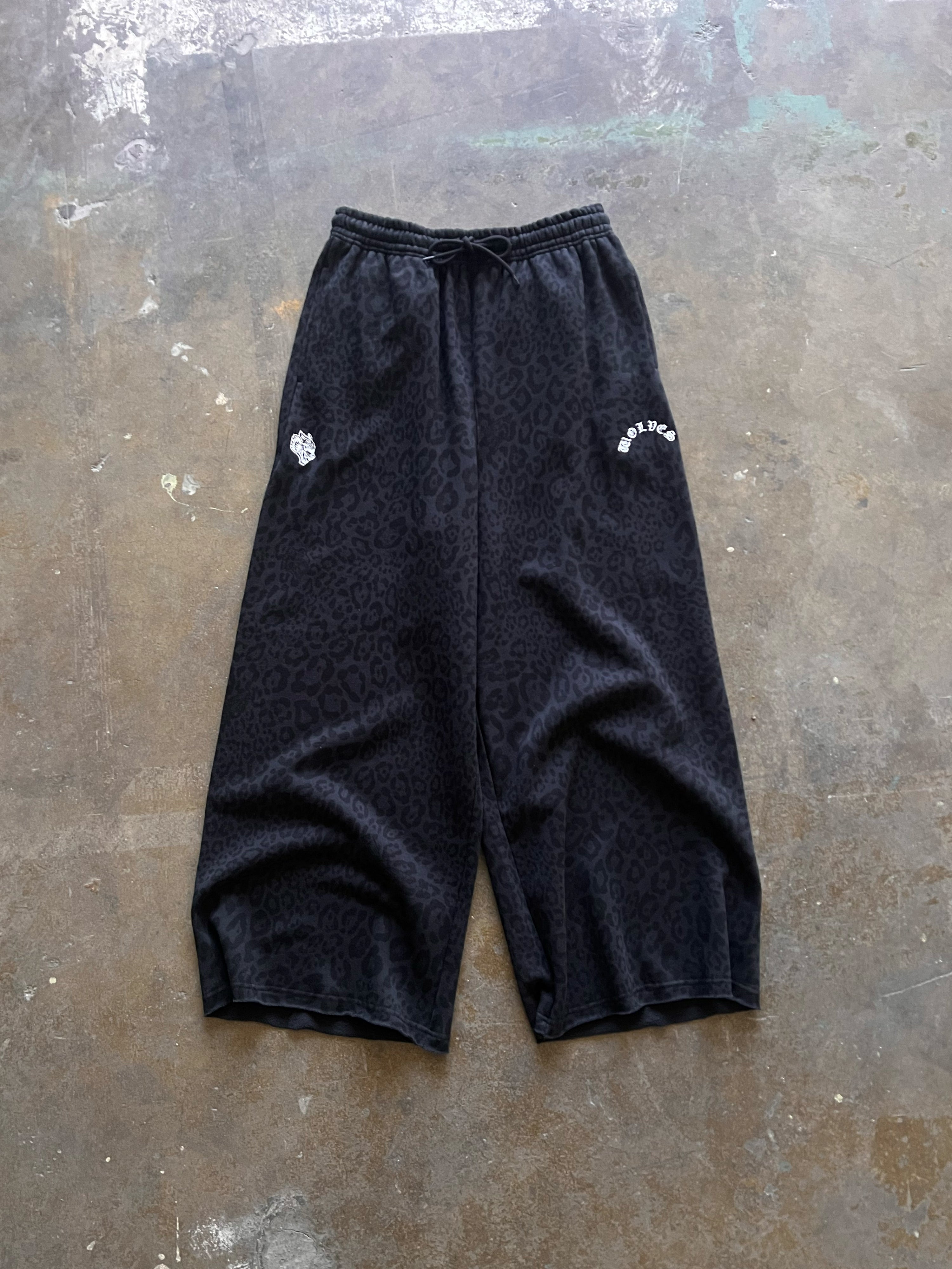 Always Oversized Omen Sweat Pants in Charcoal Leopard