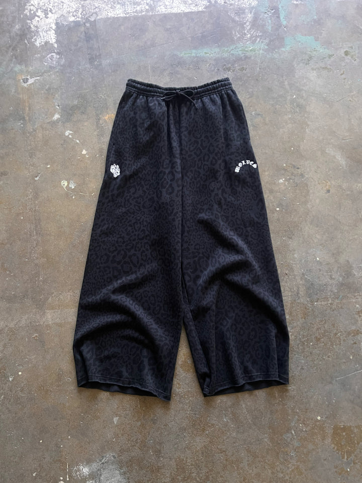 Always Oversized Omen Sweat Pants in Charcoal Leopard