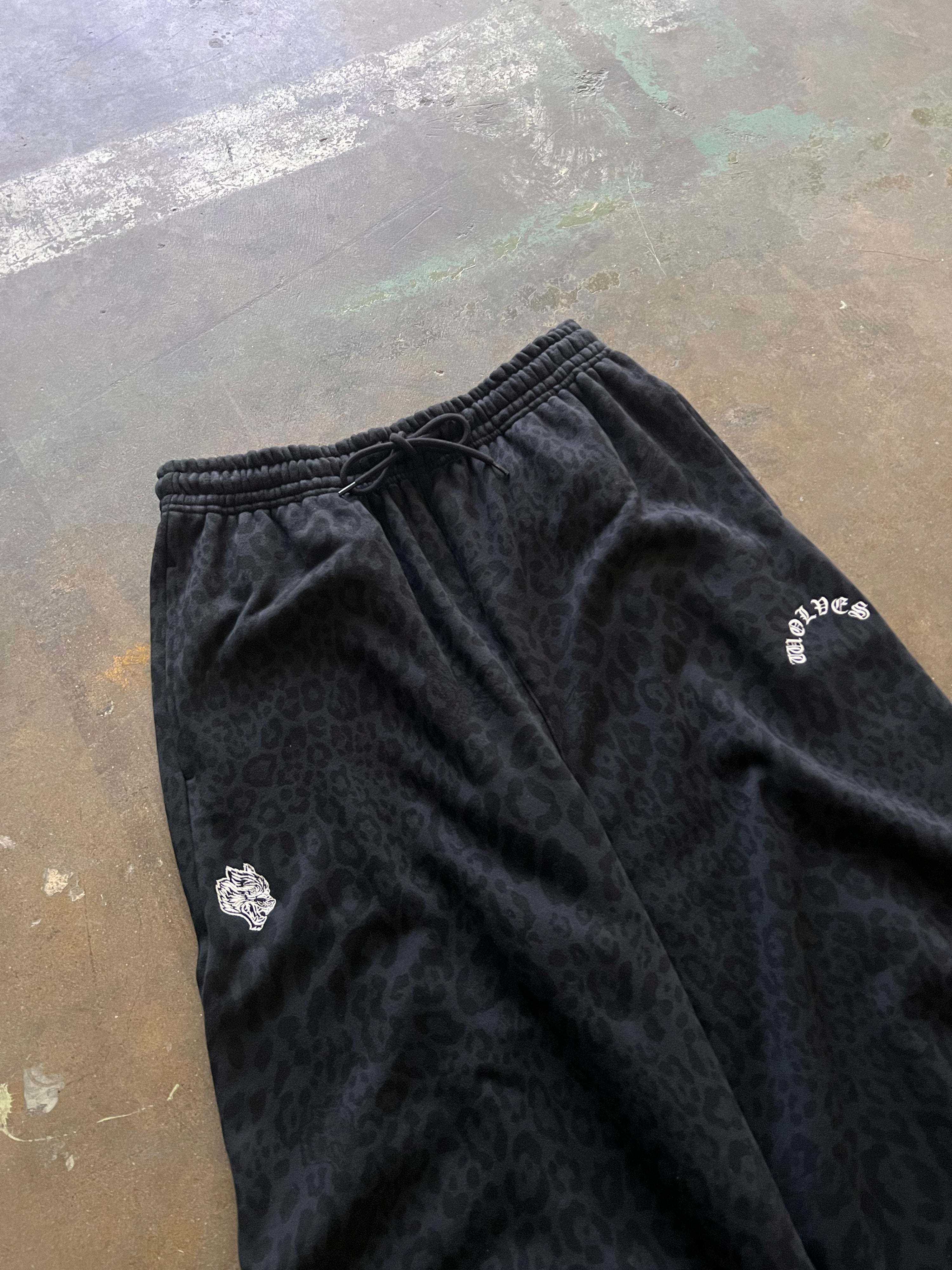 Always Oversized Omen Sweat Pants in Charcoal Leopard