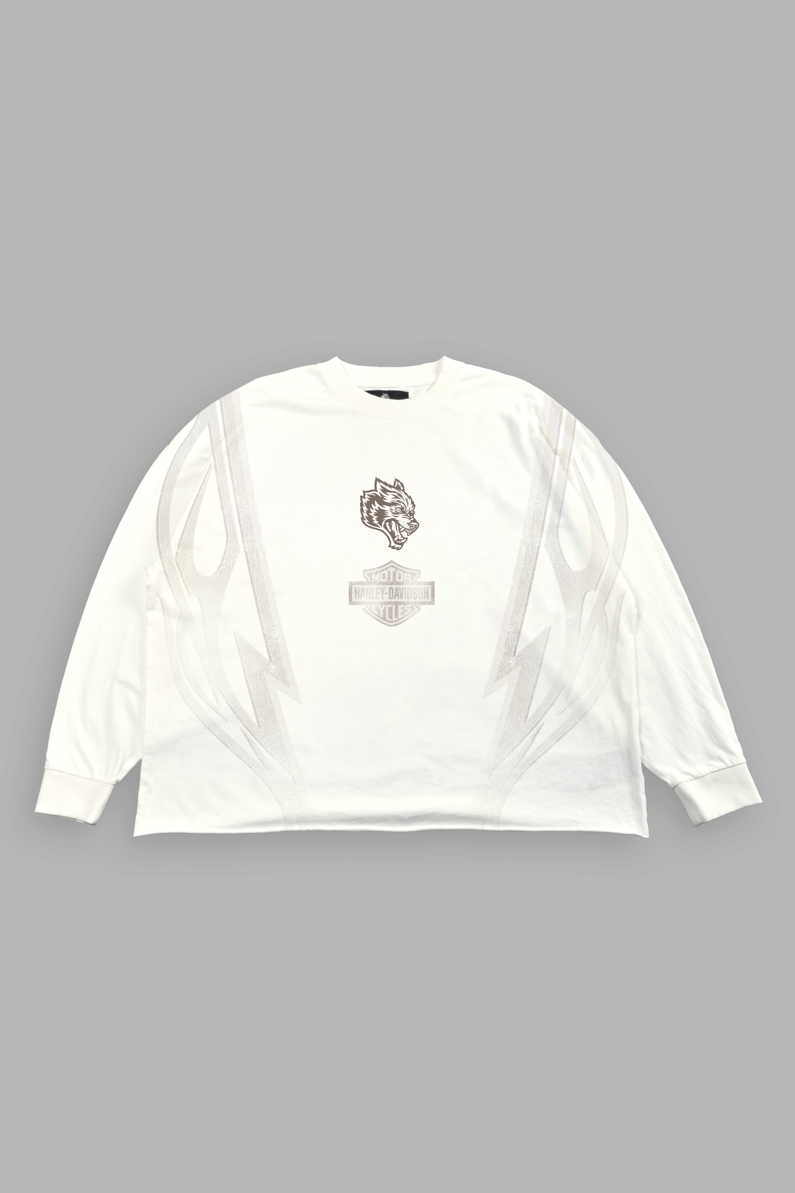 Iron Sakura Grunge Mid Length Raw Hem Ls Tee in White