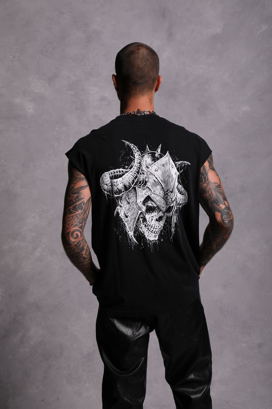 House Of Wolves "Premium Vintage" Pocket Muscle Tee in Black