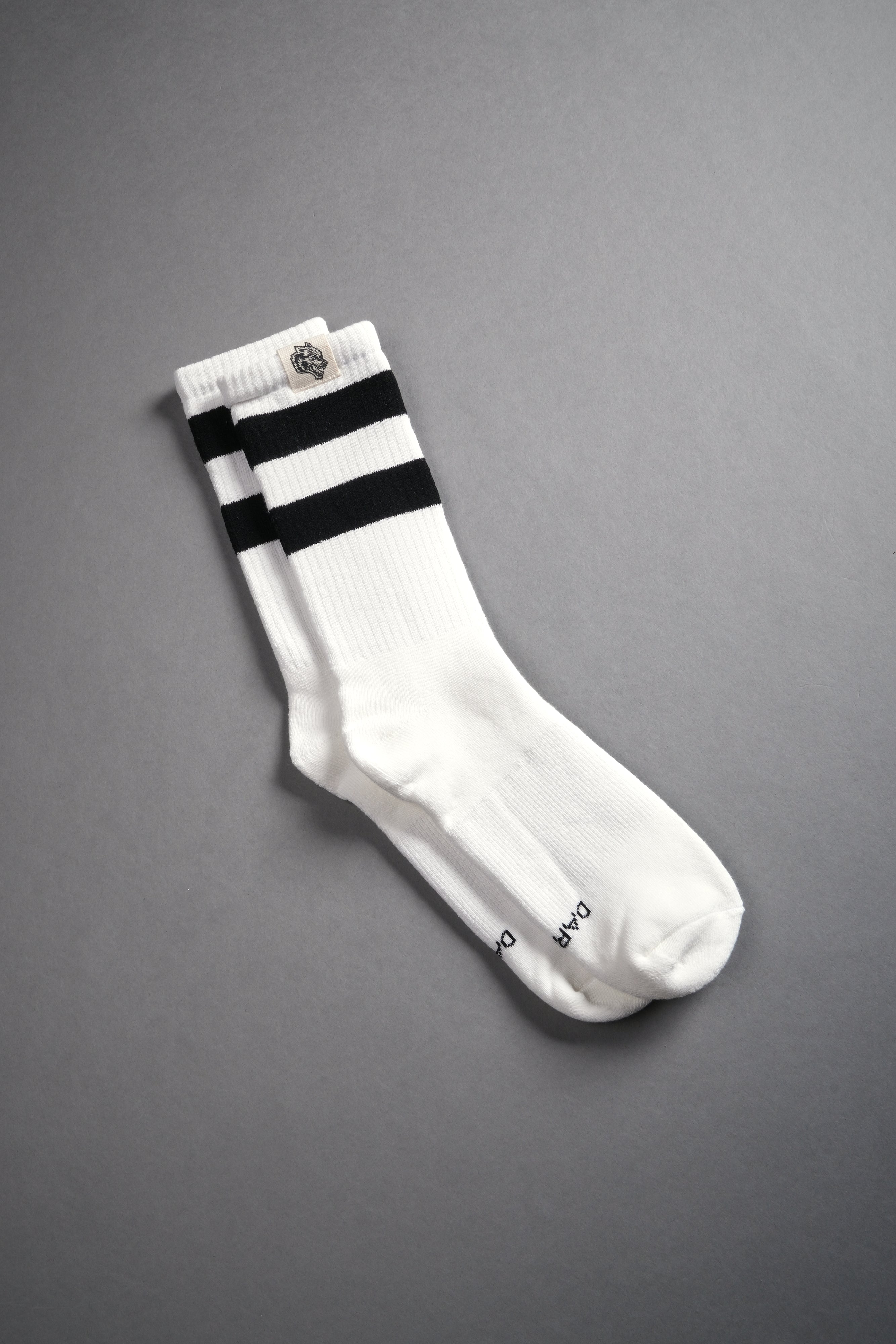 2 Stripe Wolf Patch Classic Socks in Cream/Black