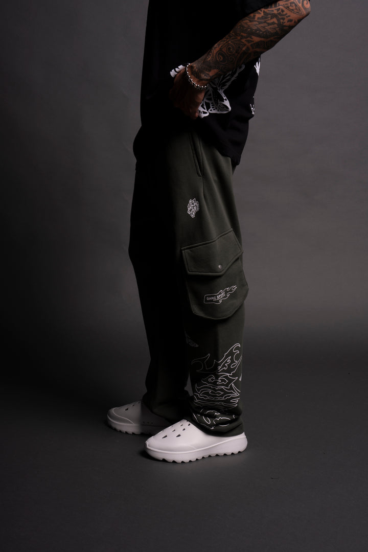 Death Head Bigelow Cargo Sweat Pants in Green Ivy