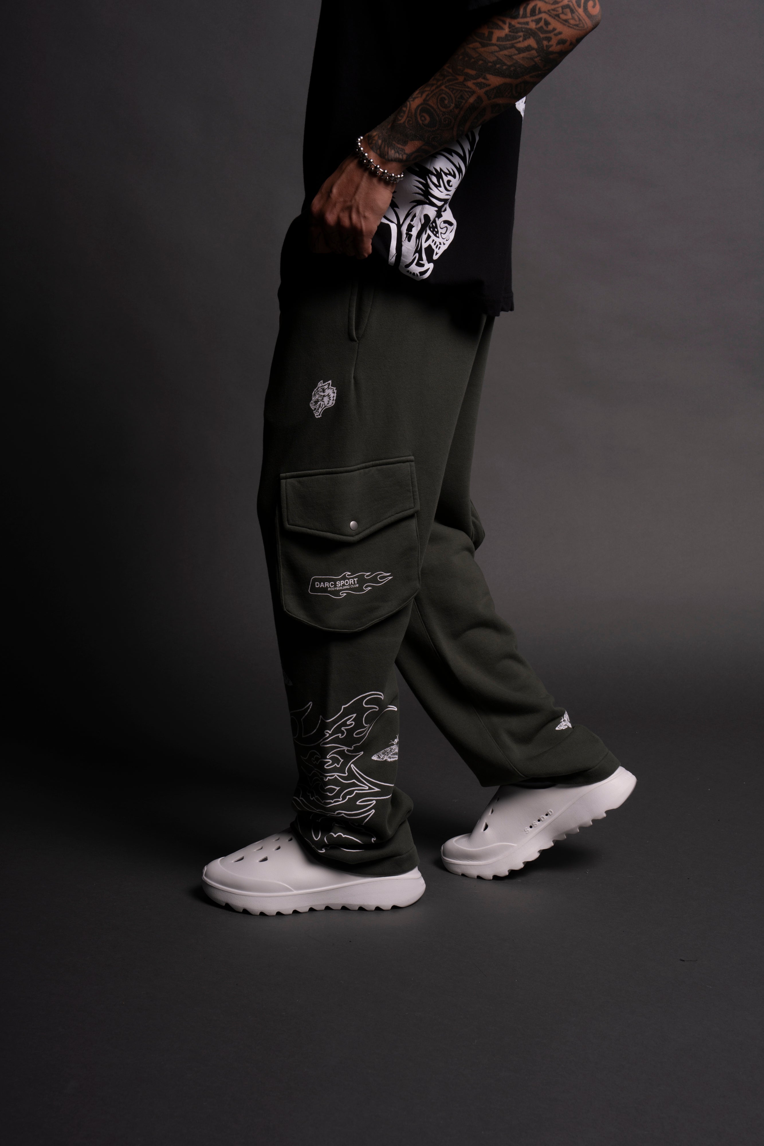 Death Head Bigelow Cargo Sweat Pants in Green Ivy