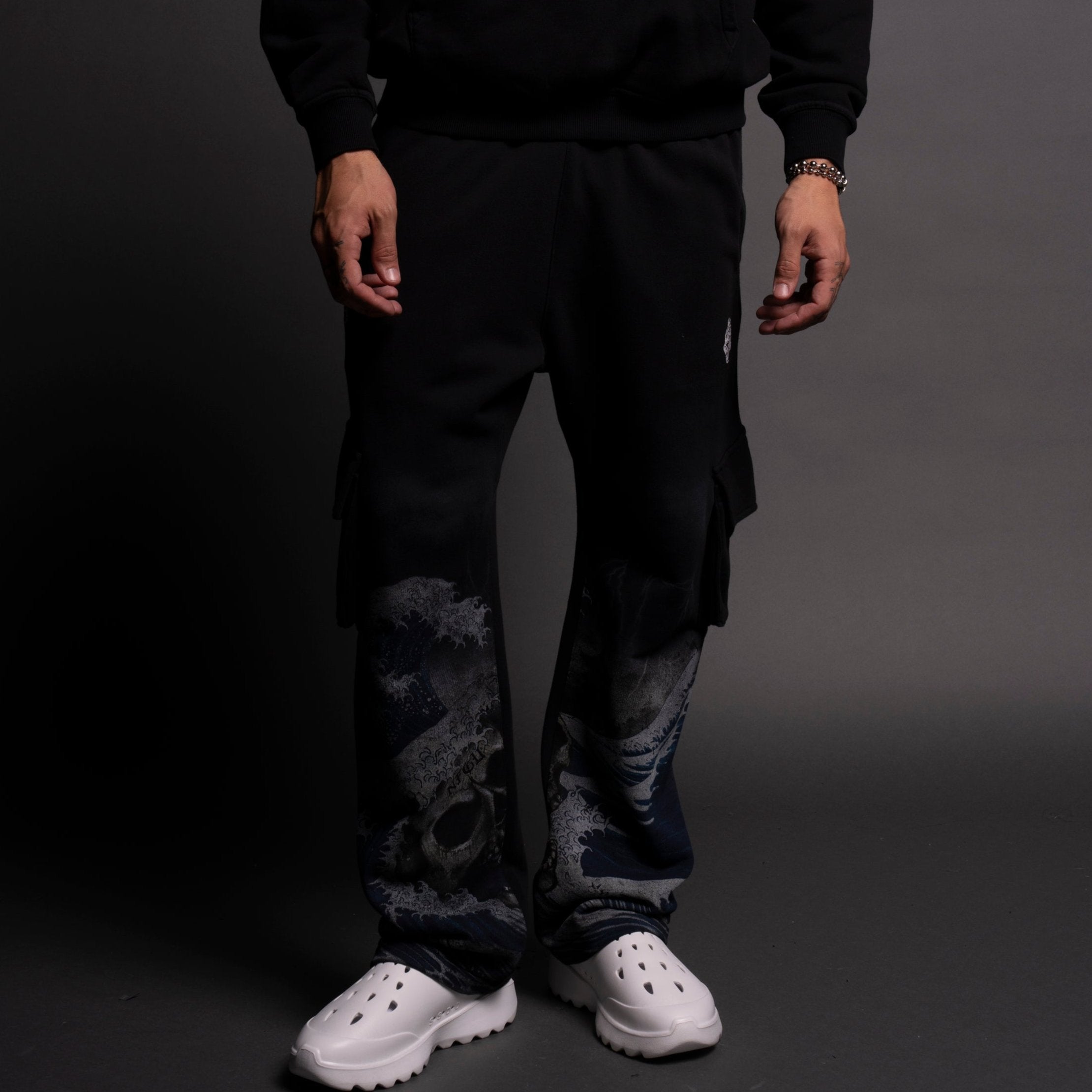 Virtues Bigelow Cargo Sweat Pants in Black