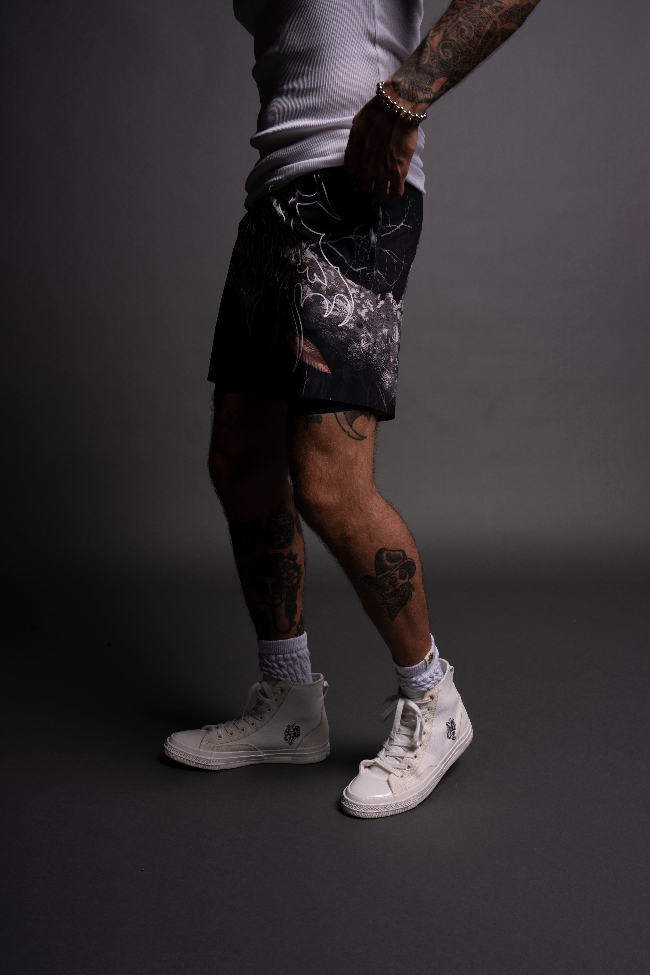 Hesh Compression Shorts in Darc Woodland Camo