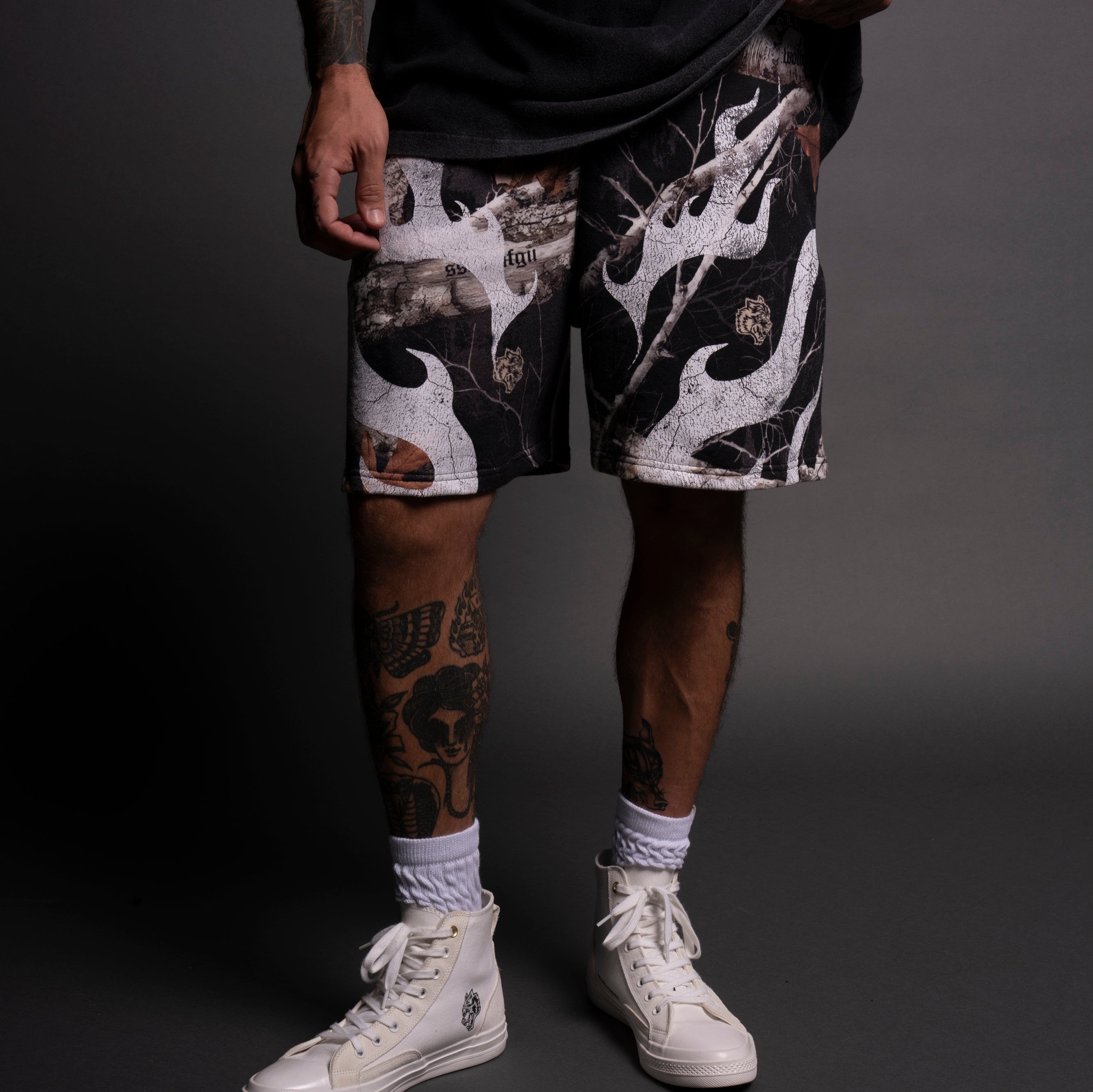 Mempo Oversized Post Lounge Sweat Shorts in Darc Woodland Camo