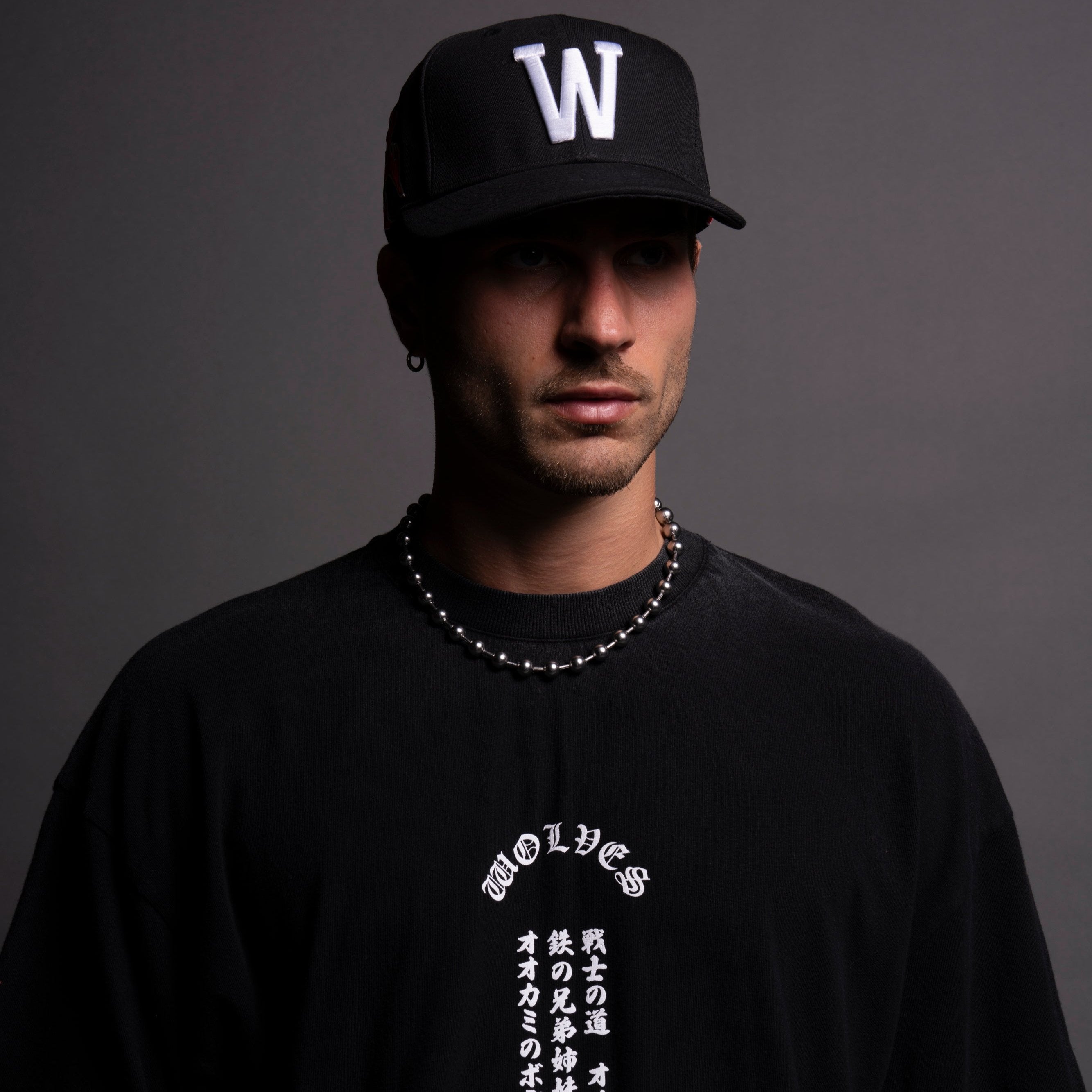 "W" Mempo Fitted Hat in Black