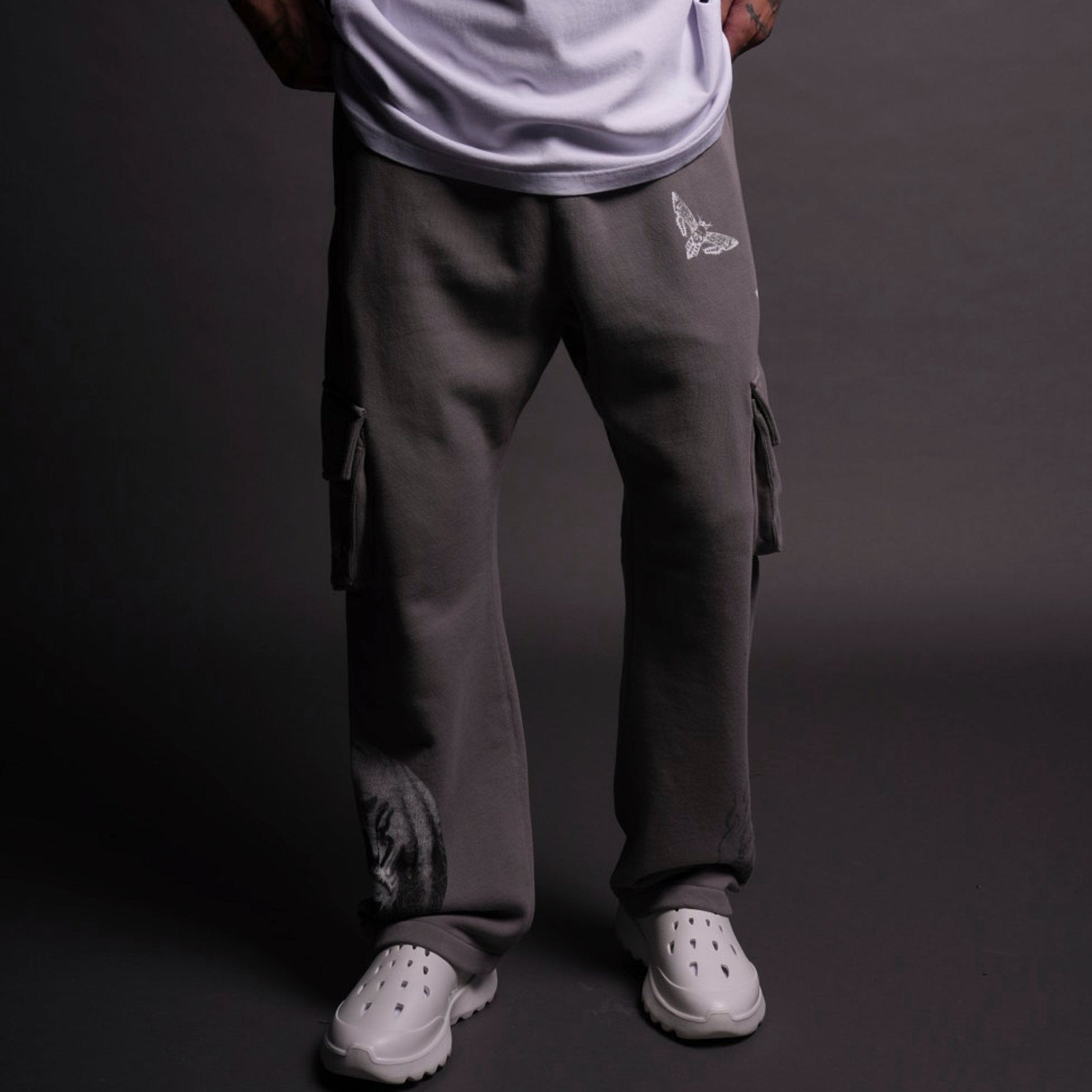 He's Coming Back Bigelow Cargo Sweat Pants in Dove Gray