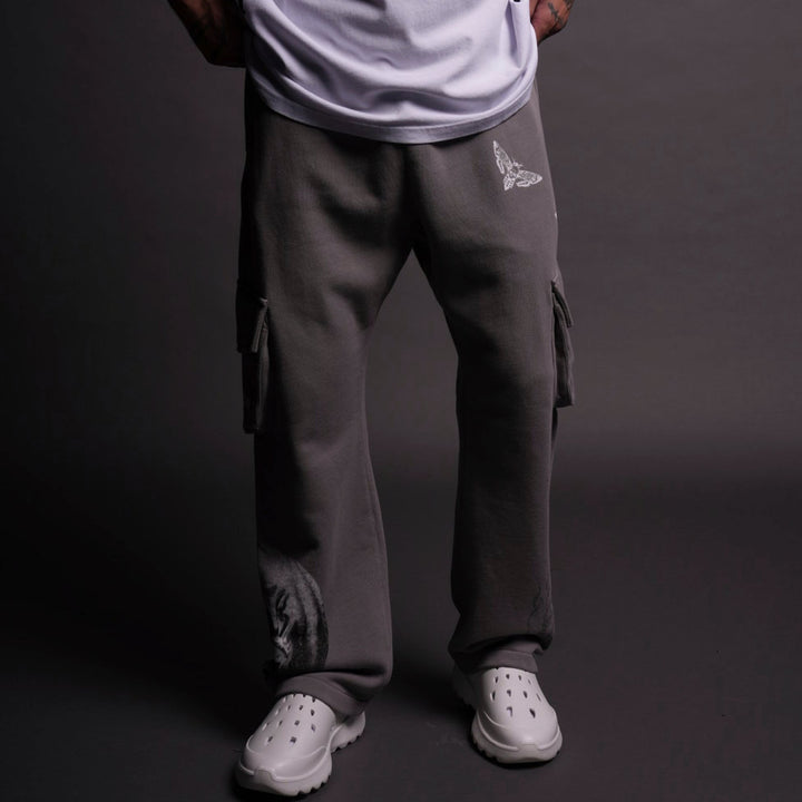 He's Coming Back Bigelow Cargo Sweat Pants in Dove Gray