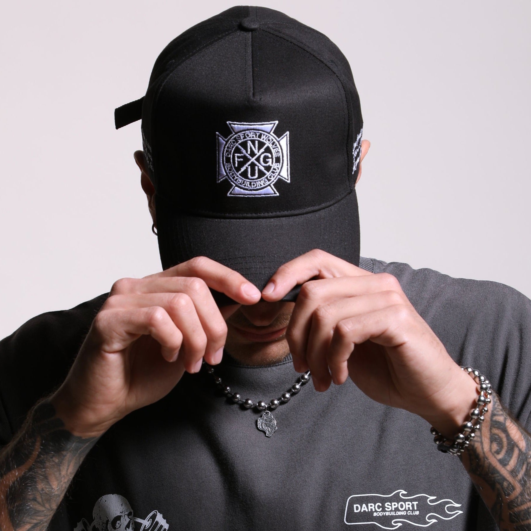 Iron 5 Panel Hat in Black – DarcSport