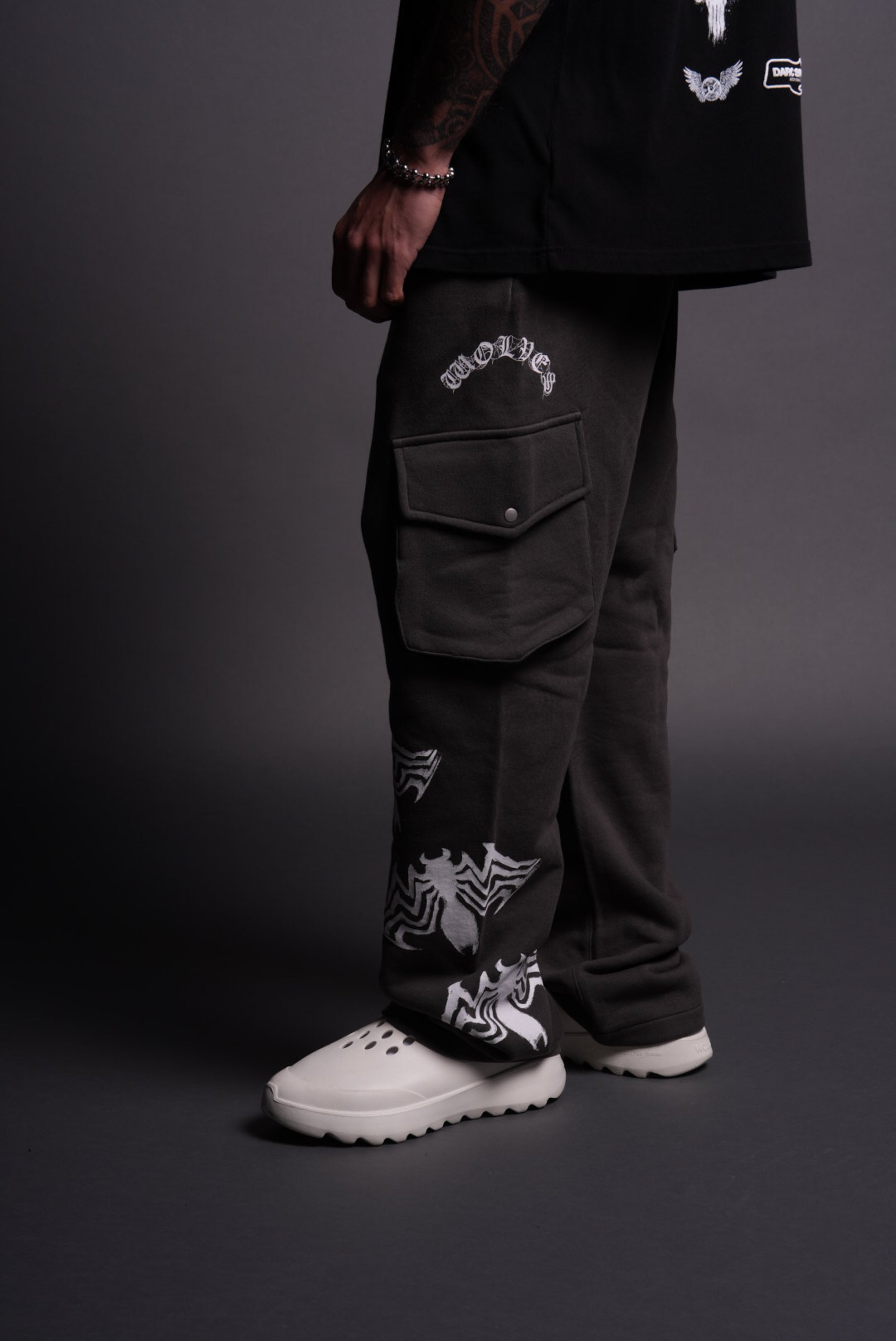 Black Spider Bigelow Cargo Sweat Pants in Wolf Gray