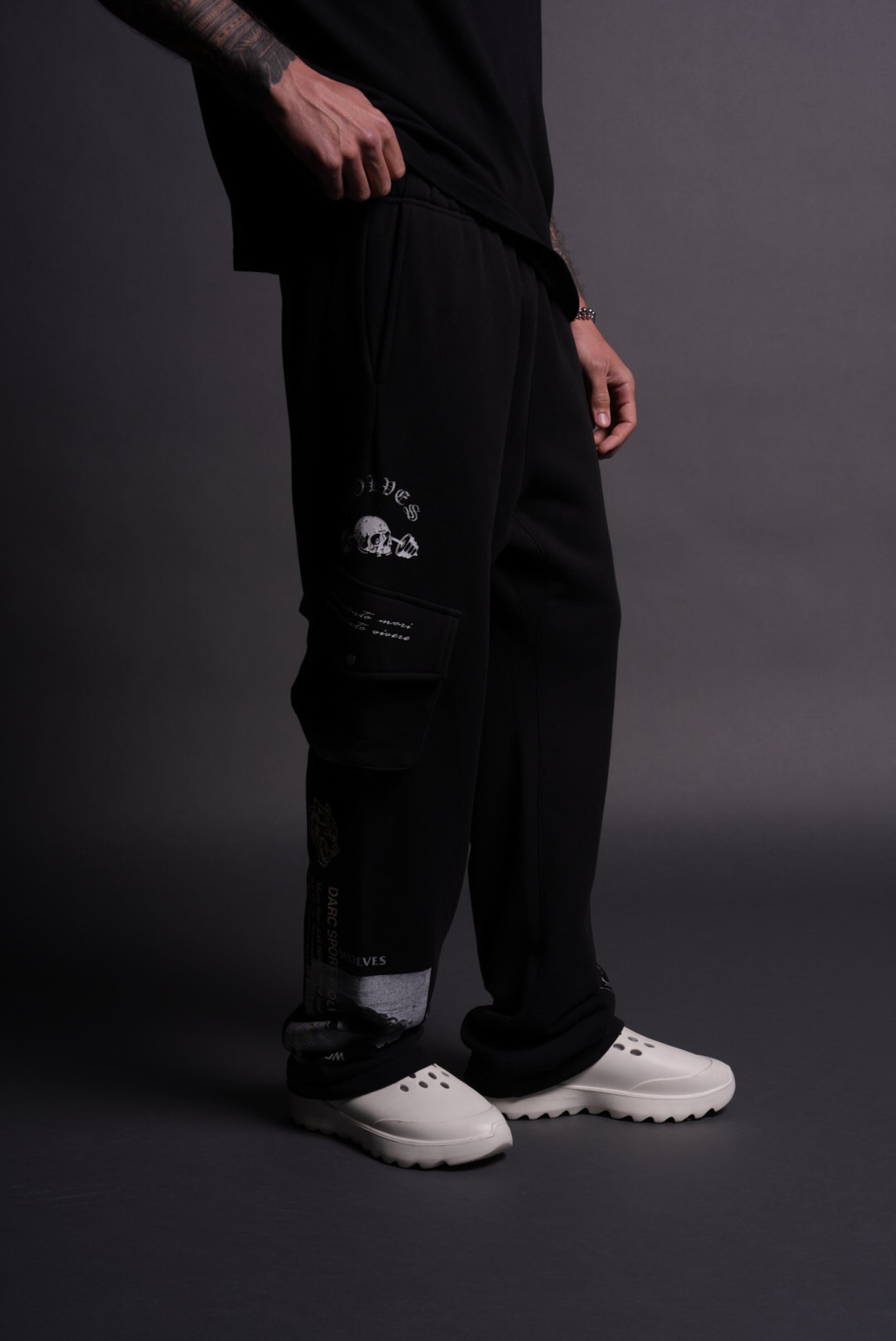 Memento Mori 2024 Bigelow Cargo Sweat Pants in Black