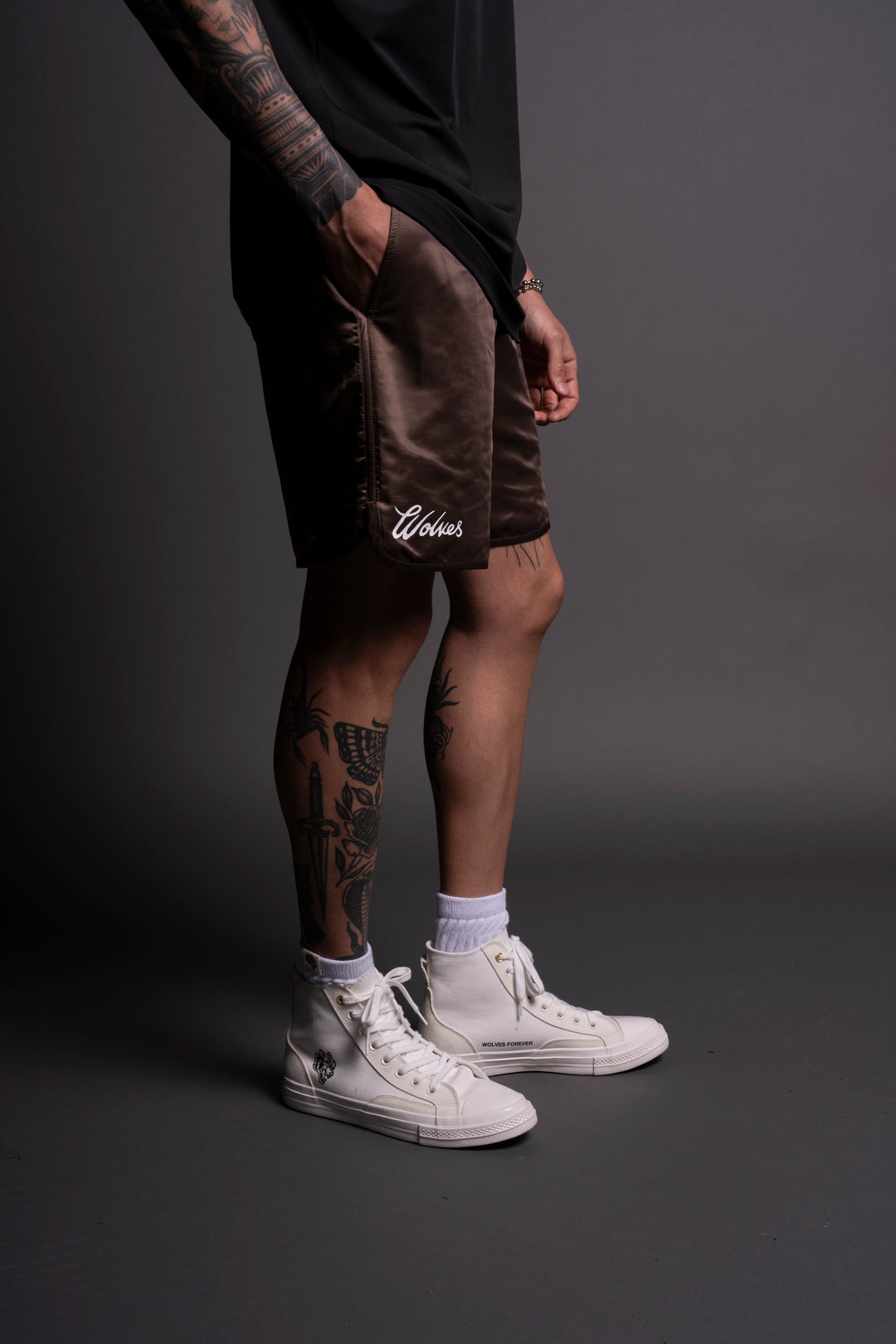 Our Tale Gerard Shorts in Mojave Brown