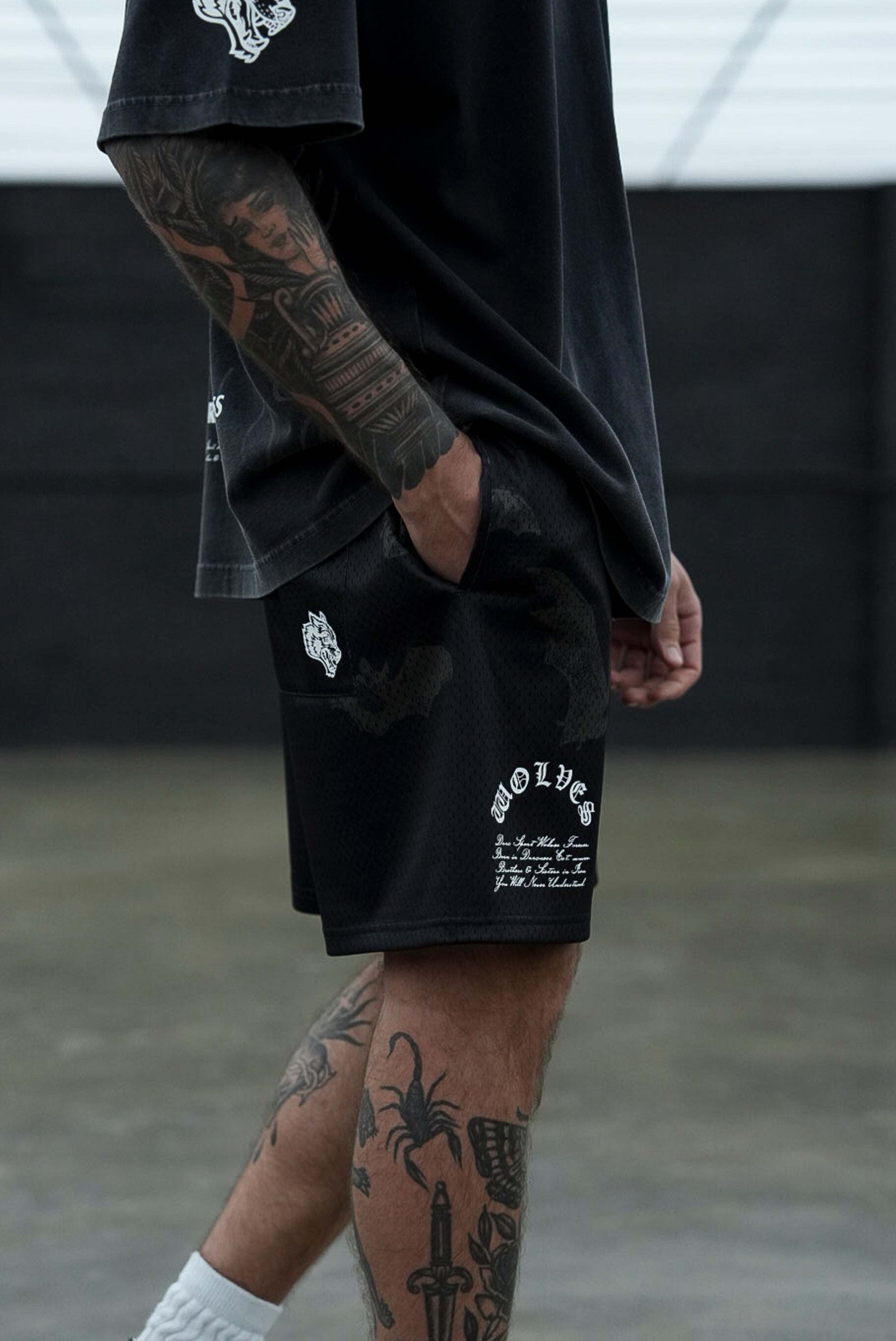 Darc Cave Mesh Shorts in Black