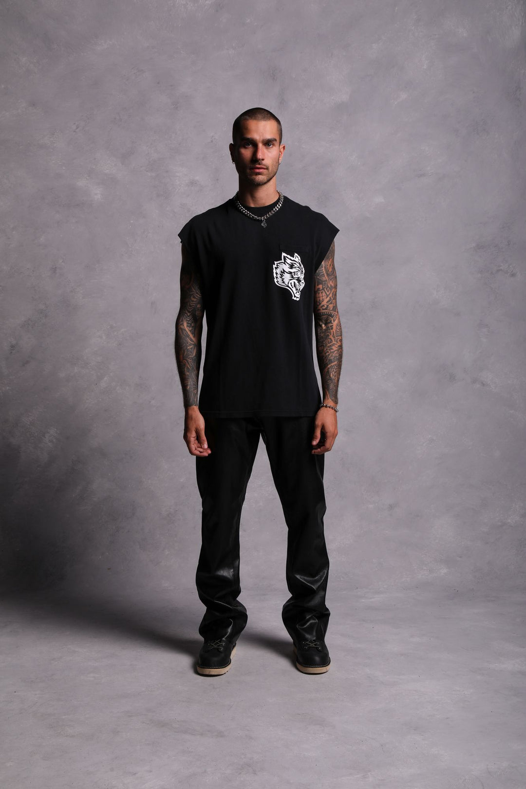 House Of Wolves "Premium Vintage" Pocket Muscle Tee in Black