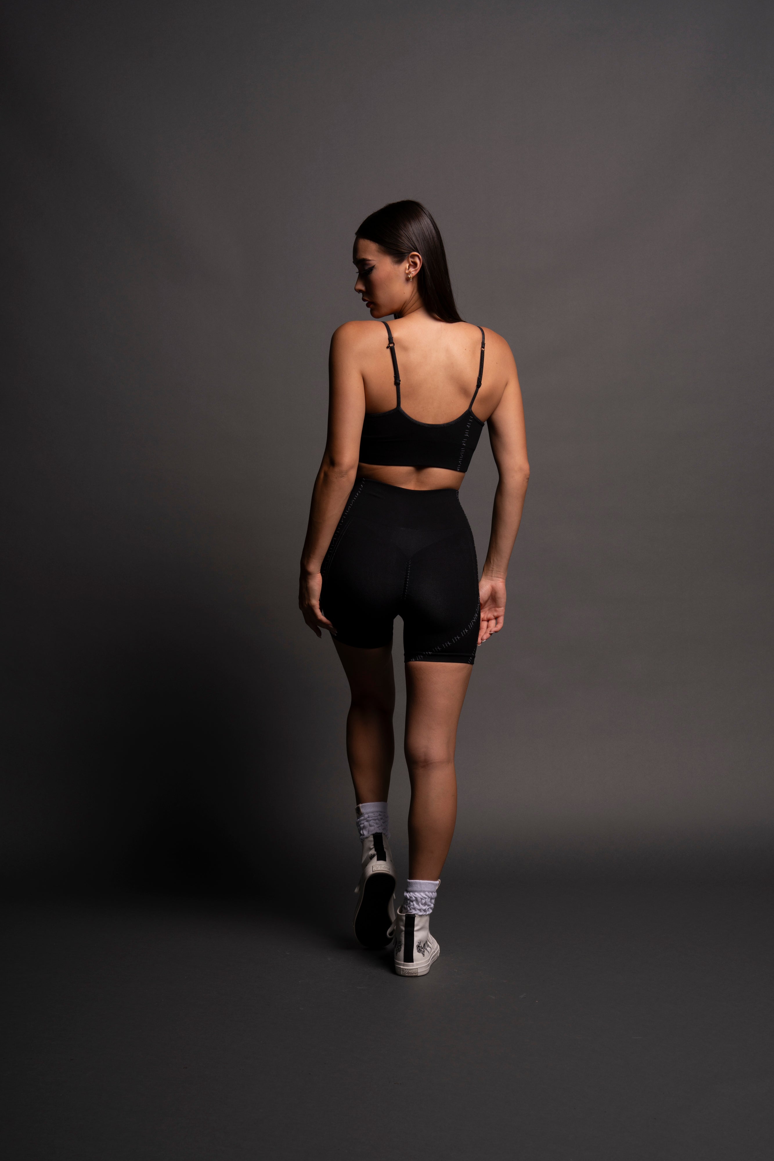 Repair "Everson Seamless" Sports Bra in Black