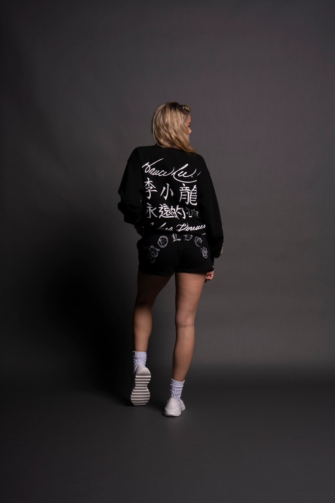 Wisdom She London Crewneck in Black