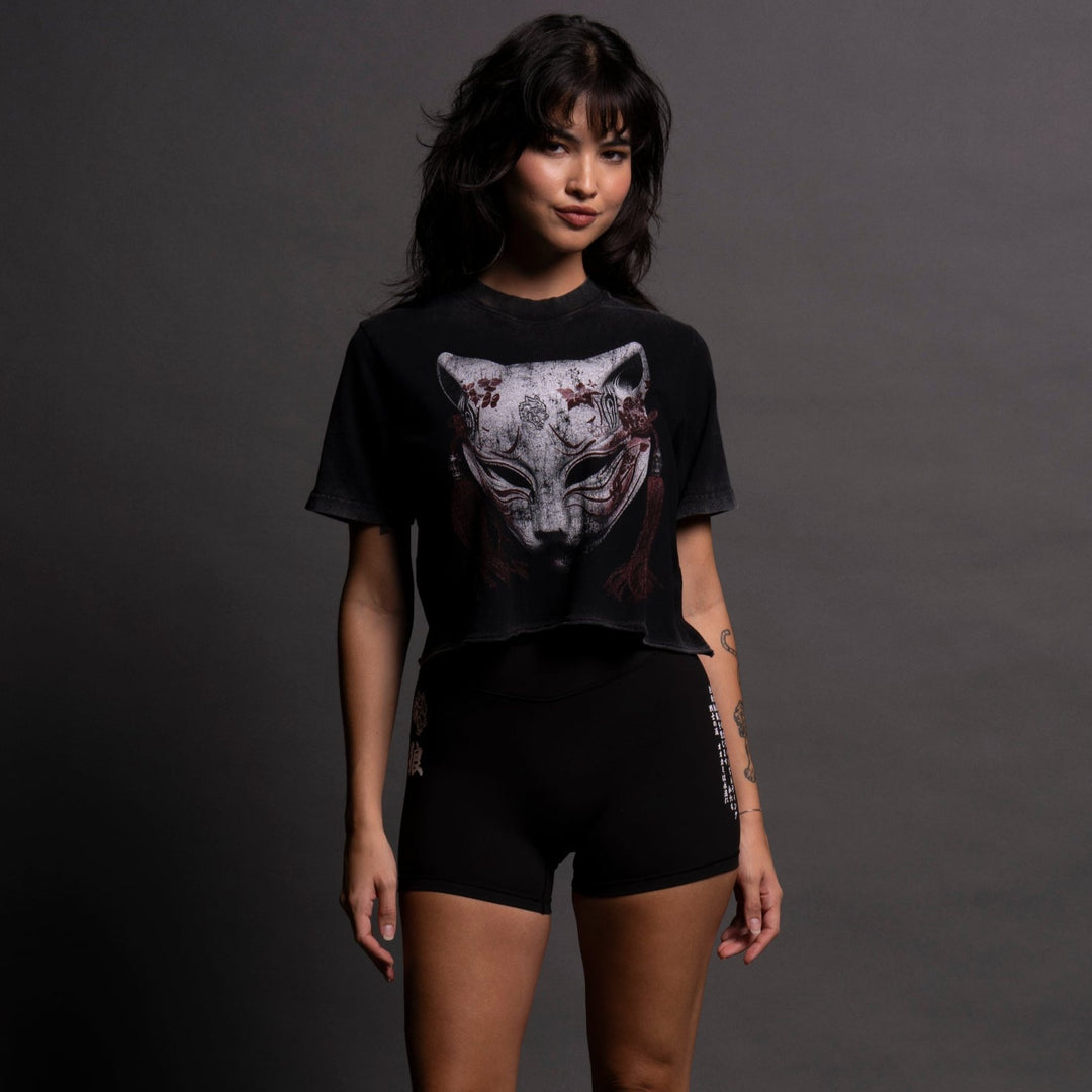 Kitsune Mask "Premium Vintage" (Cropped) Tee in Black