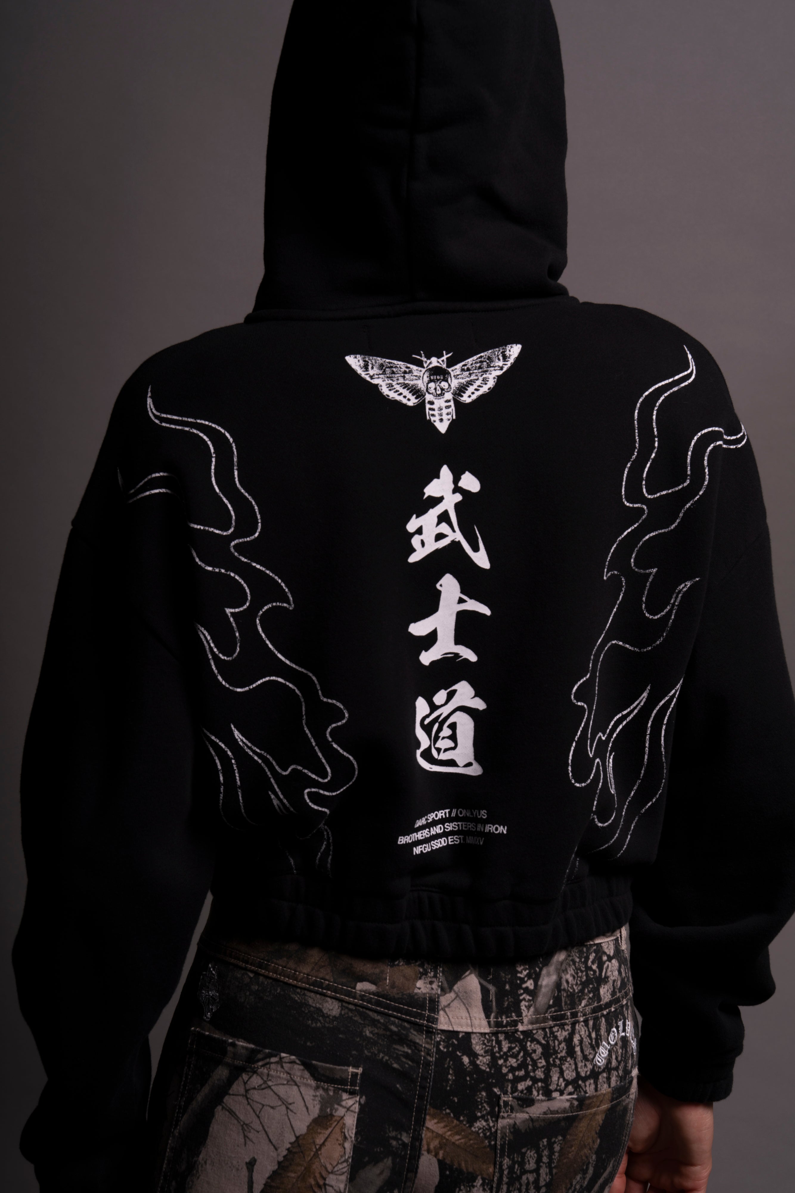 Okami Wolf "Chambers" (Cropped) Zip Hoodie in Black