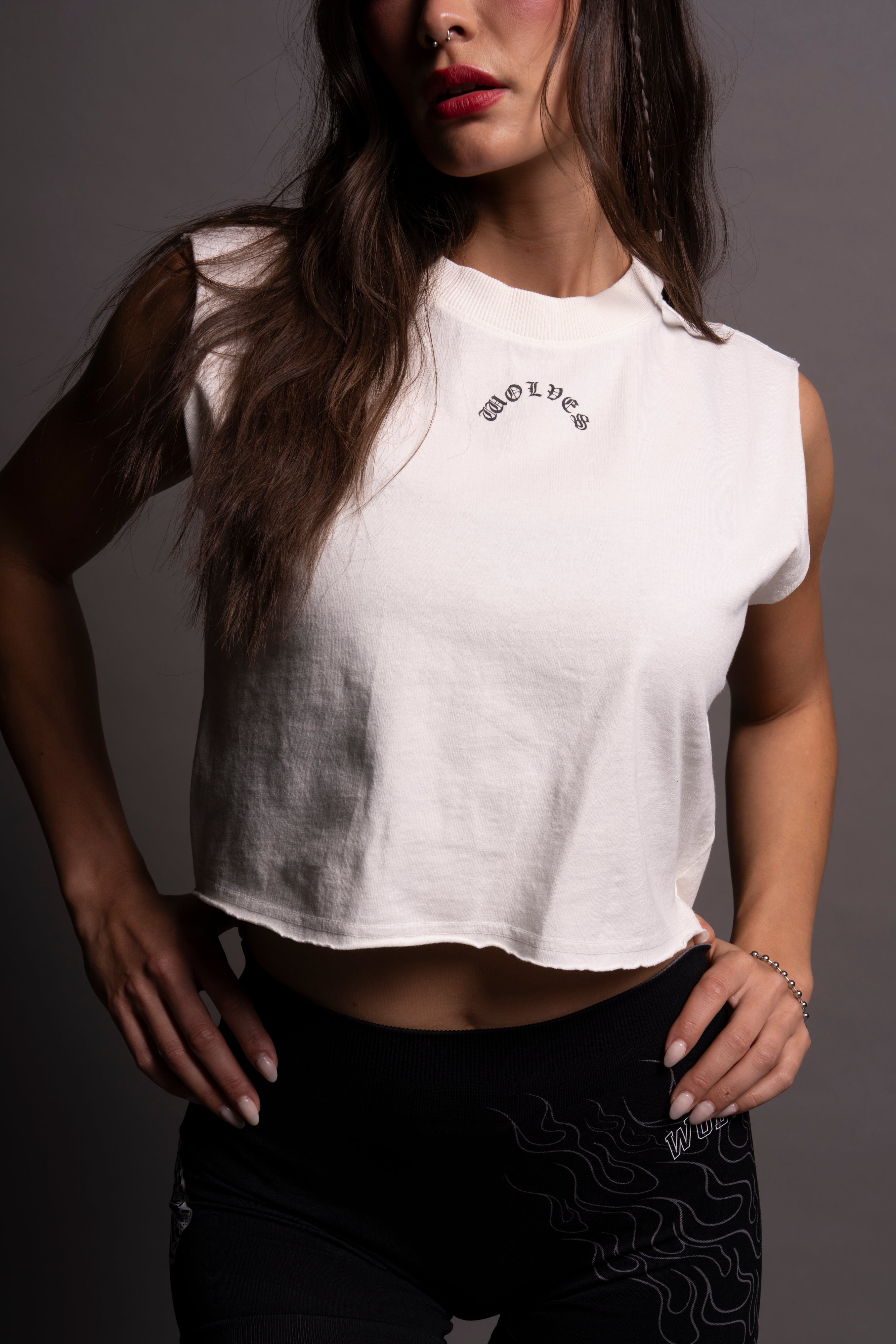 Wolves Chopper "Grunge" (Cropped) Muscle Tee in Cream