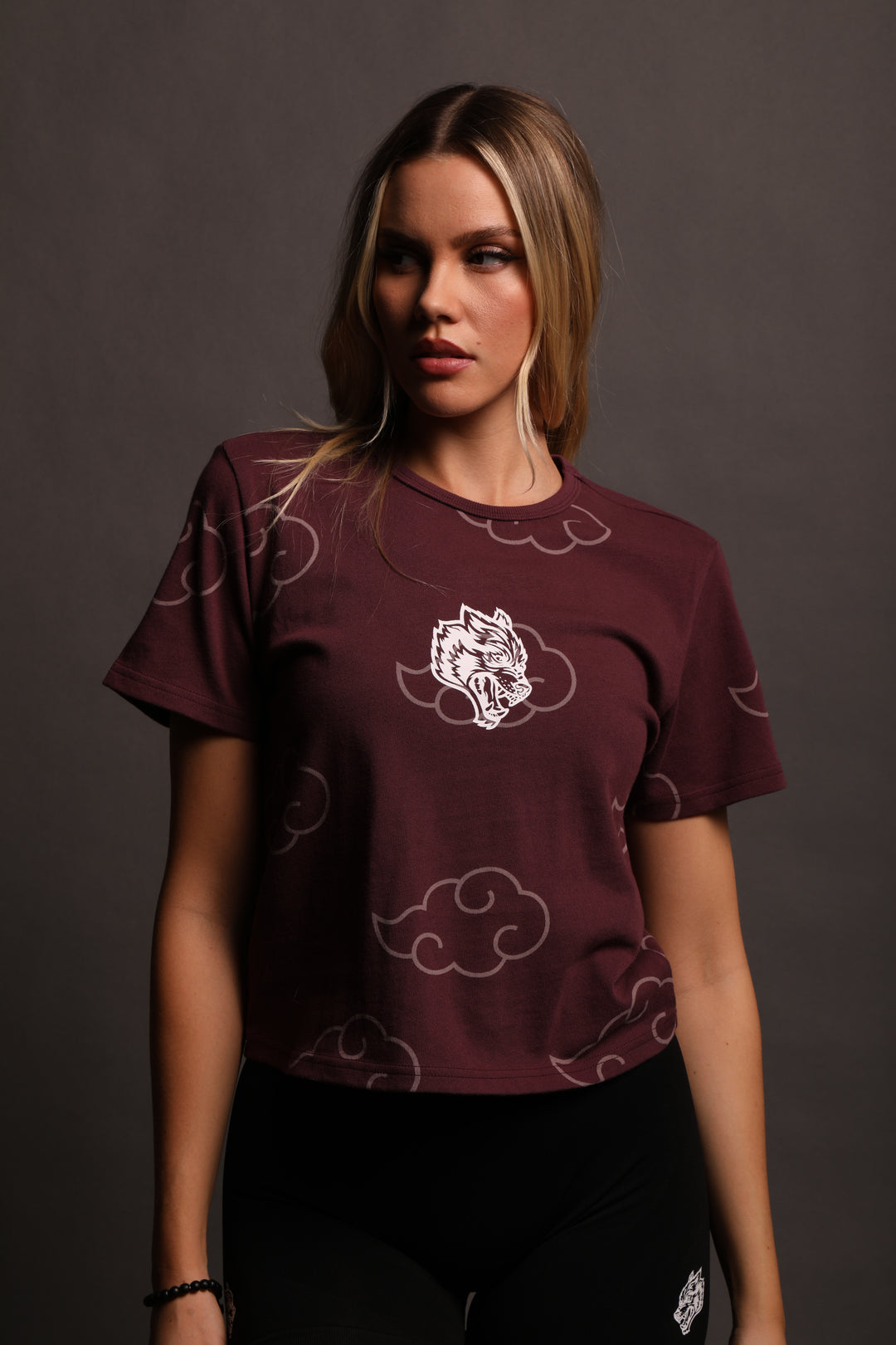 Floating "Timeless" Tee in Cherry Wine