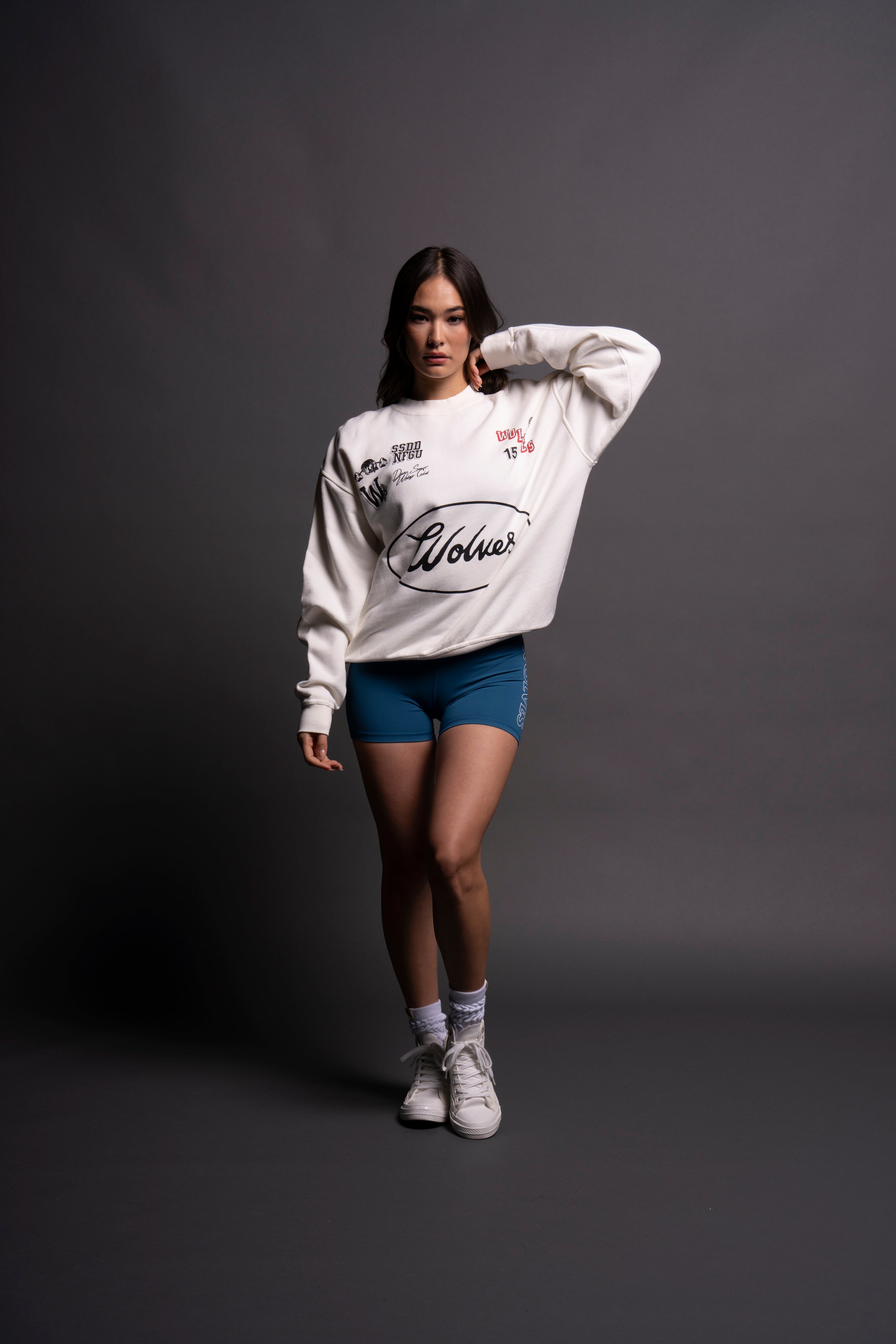 Live Fast V2 She London Crewneck in Cream