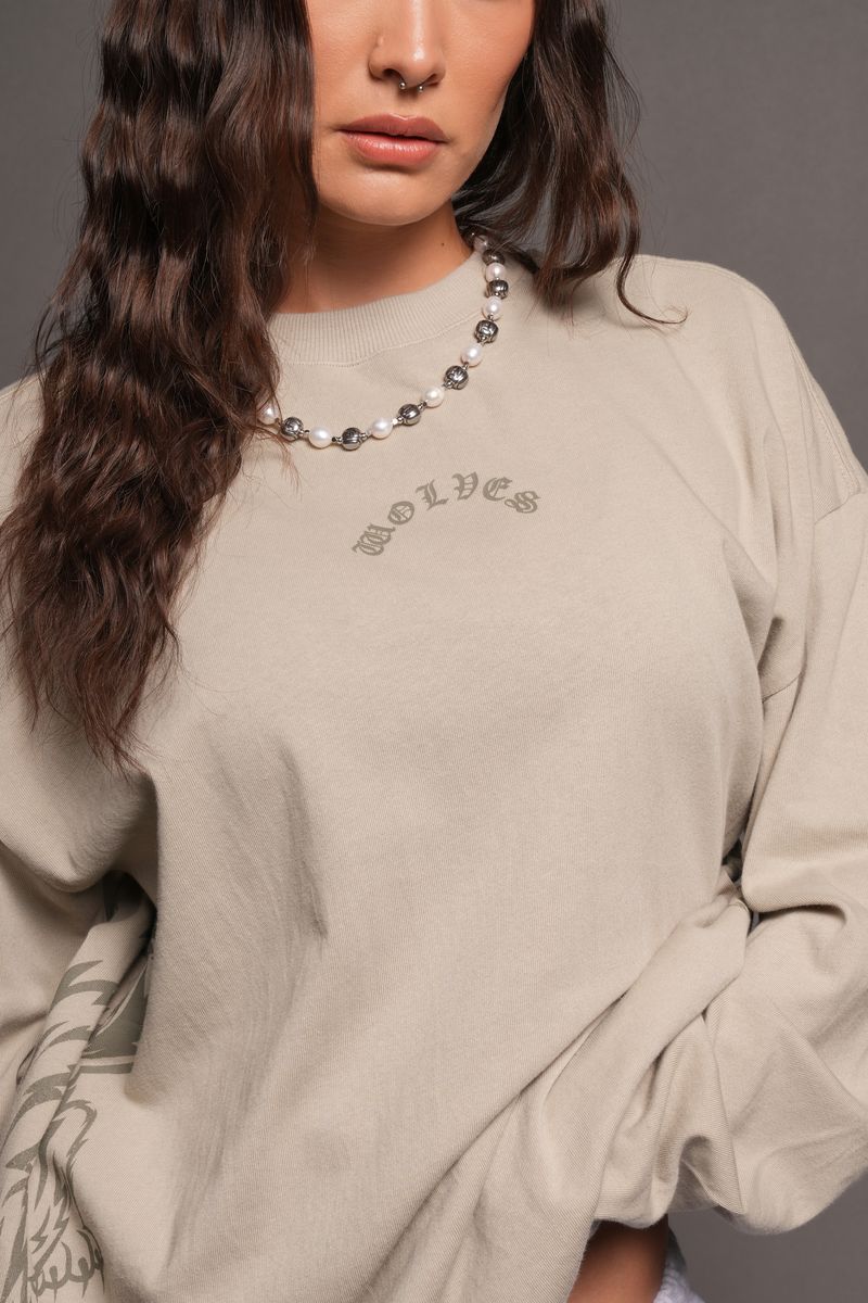 She Wolf Pack Premium Ls Tee In Cactus Gray