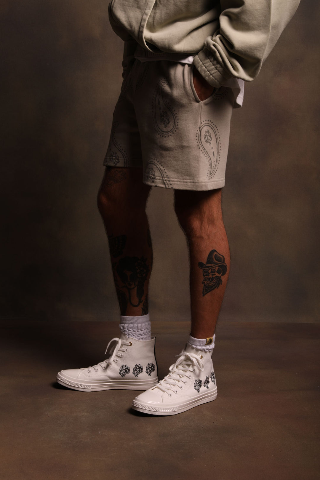 Falling Paisley Patch Liam Sweat Shorts in Cactus Gray