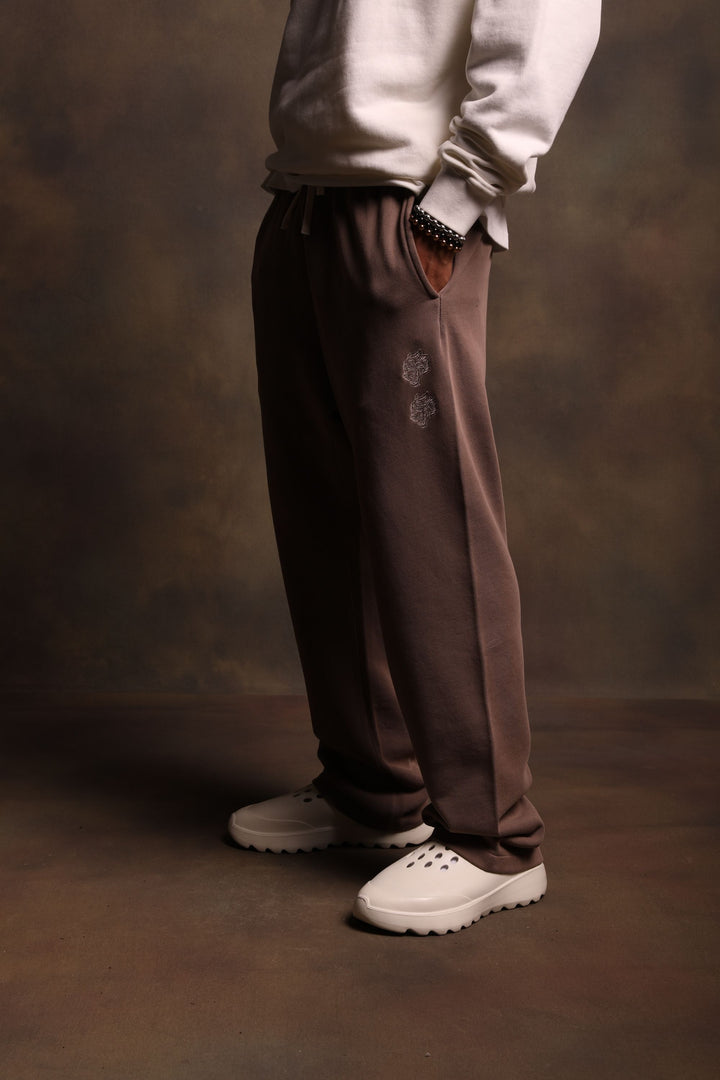 Quad Wolf Bigelow Sweats in Mojave Brown