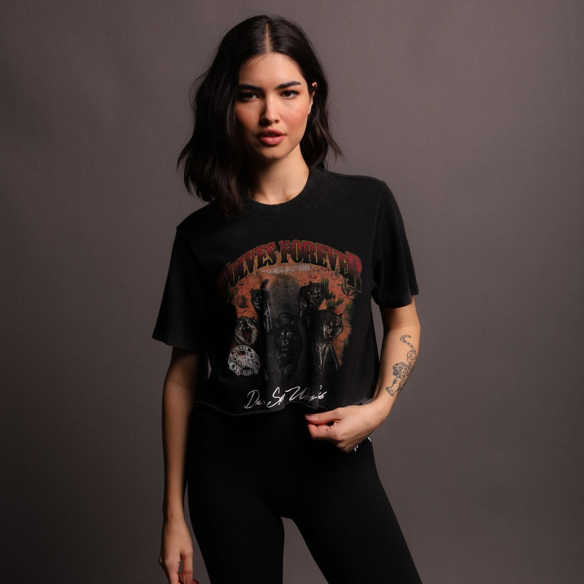 Run Free "Premium Vintage" (Cropped) Tee in Black