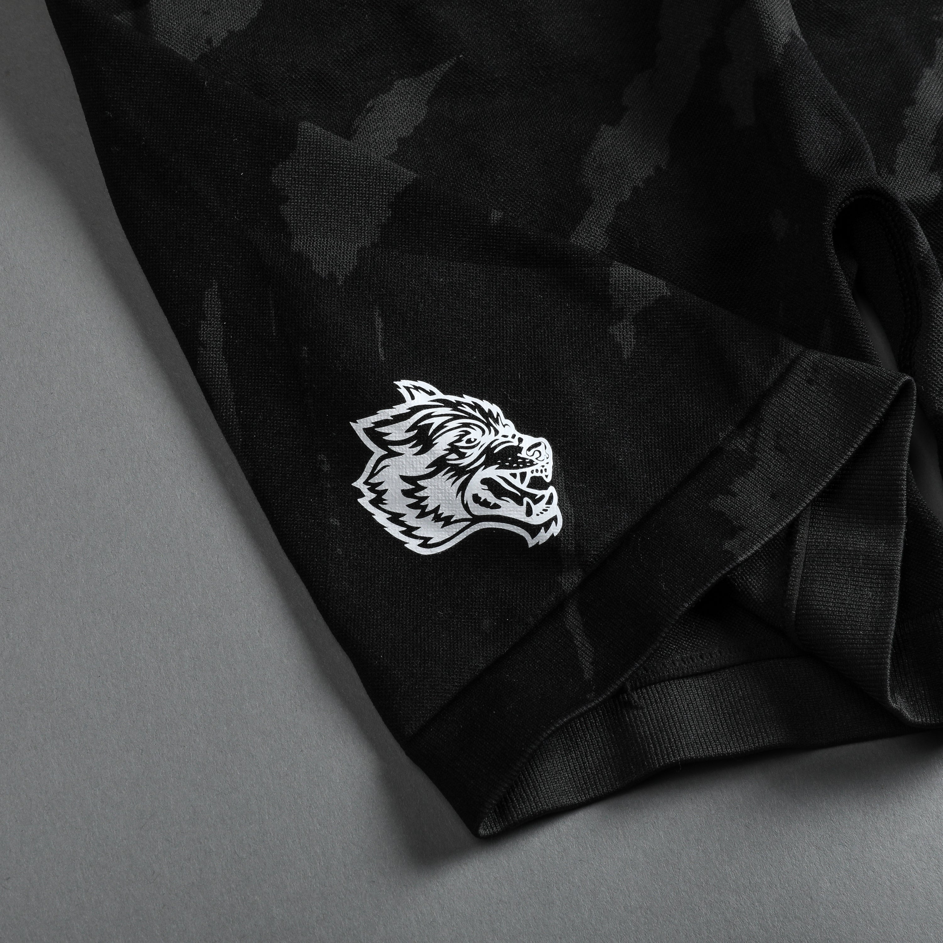 She Wolves Forever Seamless Everson Shorts in Black Native Camo