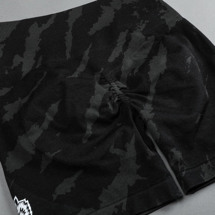 She Wolves Forever Seamless Everson Shorts in Black Native Camo